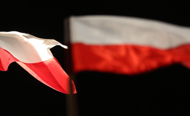 Ci hajlują, tamci suflują...