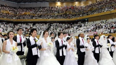 Ci małżonkowie poznają się zaledwie kilka godzin przed ślubem