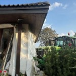 ciągnik Ciągnik z cysterną zdemolował dom. W środku były dwie osoby