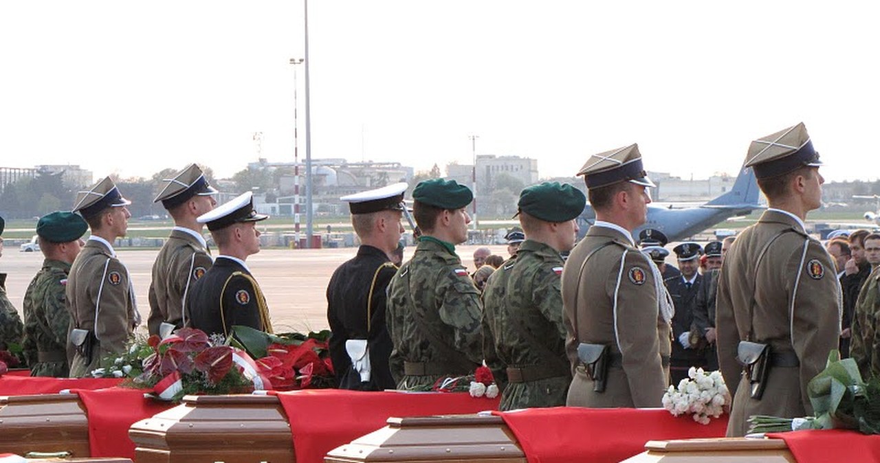 Ciała ostatnich ofiar katastrofy wróciły do Polski