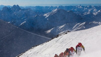 Ciała Polaków sprowadzane z najwyższego szczytu Kaukazu