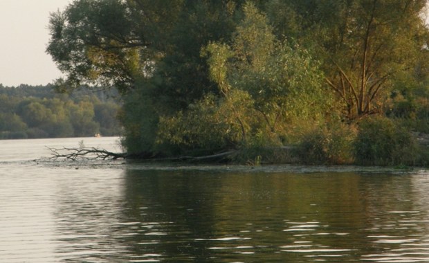 Ciało 28-latka w rzece w Trzebiatowie. Przyczyną śmierci mogły być dopalacze