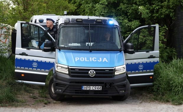 Ciało 40-letniego mężczyzny znalezione w lesie. Czy to imigrant?