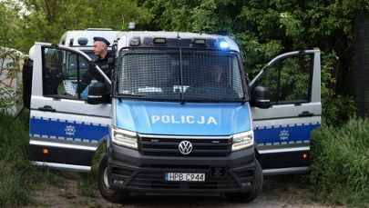 Ciało 40-letniego mężczyzny znalezione w lesie. Czy to imigrant?