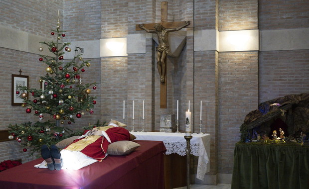 Ciało Benedykta XVI wystawione w kaplicy klasztoru Mater Ecclesiae