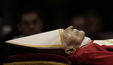 Ciało Benedykta XVI zostało wystawione w Bazylice św. Piotra