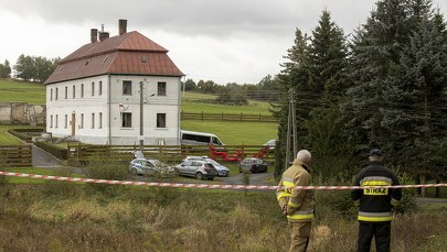 Ciało księdza znaleziono przy plebanii. Śledczy o przyczynach śmierci