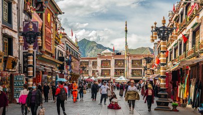 Ciało pod łóżkiem w hotelu. Turysta w szoku