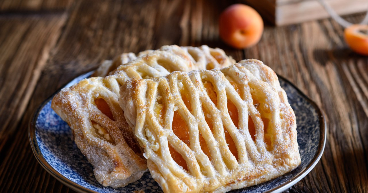 Ciastka francuskie z dżemem kupisz, w każdym markecie, jednak równie smaczne możesz zrobić w domu /noirchocolate /123RF/PICSEL