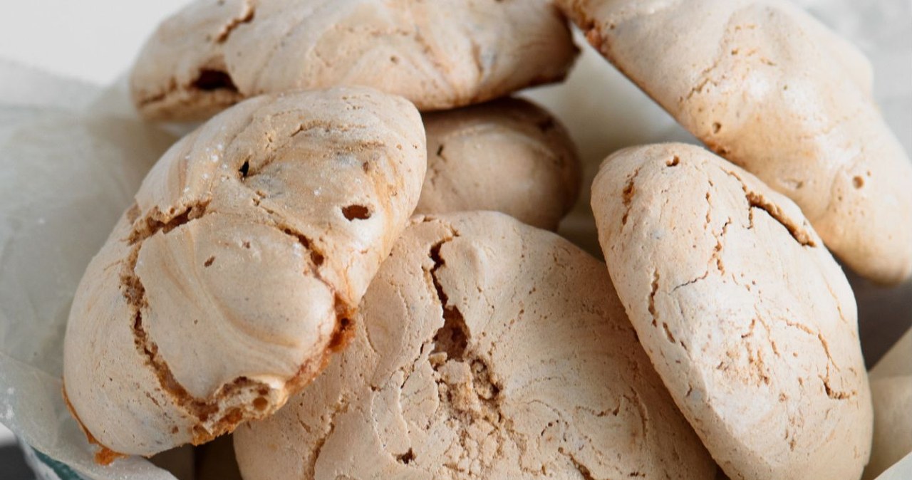 Ciastka z białek to jeden z najprostszych deserów do zrobienia /maxfoto123rf /123RF/PICSEL