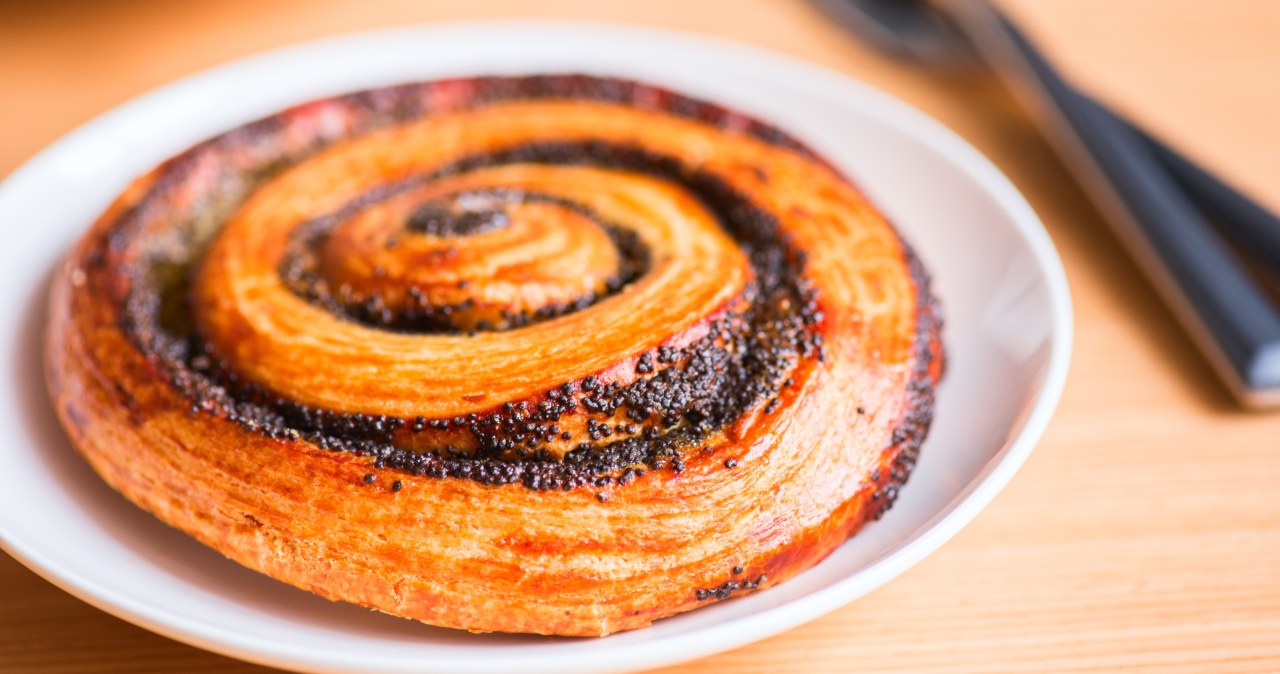 Ciastka z makiem są zrobione z duńskiego ciasta /galiyahassan /123RF/PICSEL