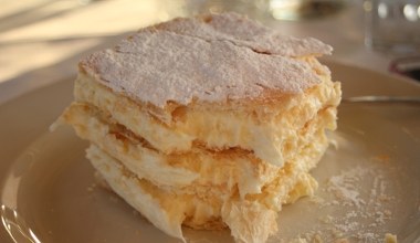 Ciasto francuskie przekładam obłędnym kremem. To czysta rozkosz