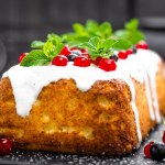 Ciasto jogurtowe z zimowymi dodatkami. Zawsze wilgotne i mięciutkie