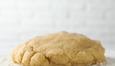 Ciasto kruche zawsze mi wychodzi, nigdy nie ma zakalca. Stosuję patent Magdy Gessler