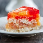 Ciasto lekkie jak piórko. Puszysty biszkopt z galaretką i owocami