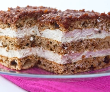 Ciasto na każdą okazję. Miłośnicy karmelu i orzechów będą zachwyceni