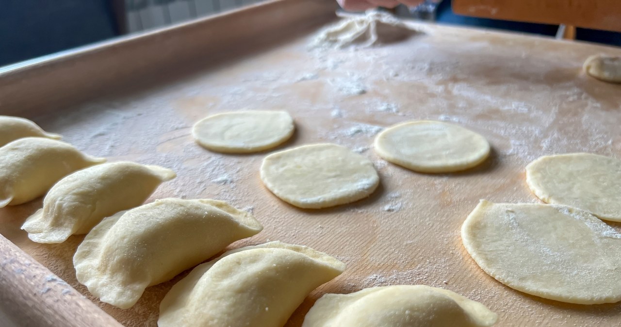 Ciasto na pierogi powinno być miękkie i elastyczne /rparys