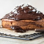 Ciasto z polewą czekoladową i płatkami owsianymi 