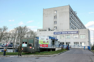 Ciechanów. Nie żyje 20-letni pacjent, który wypadł z okna szpitala