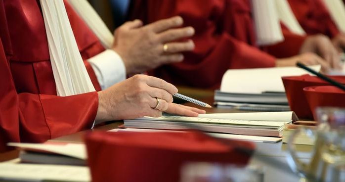 Cięcia zasiłku Hartz IV za "brak kooperacji" są niezgodne z konstytucją - orzekł Federalny Trybunał Konstytucyjny /Deutsche Welle
