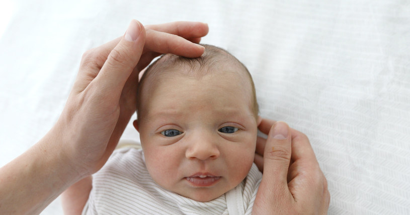 Ciemię przednie zarasta około 20 miesiąca życia dziecka, natomiast ciemię tylne ok. 6-8 tygodnia życia /123RF/PICSEL