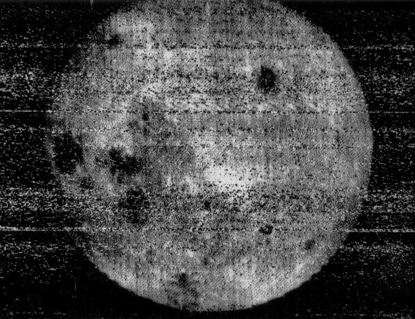 CIemna (dalsza) strona Księżyca /Wikimedia Commons /domena publiczna