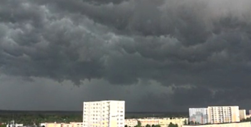 Ciemne chmury nad Bydgoszczą /YouTube