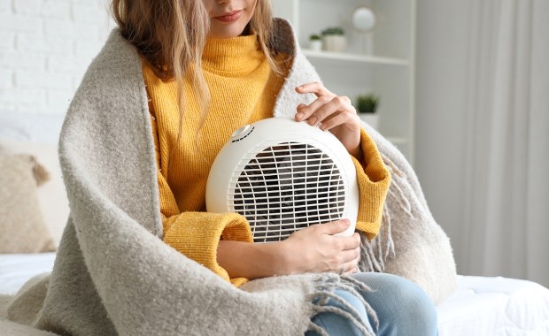 Ciepła sypialnia bez ogrzewania? Jedna zmiana w pokoju i masz to gwarantowane 