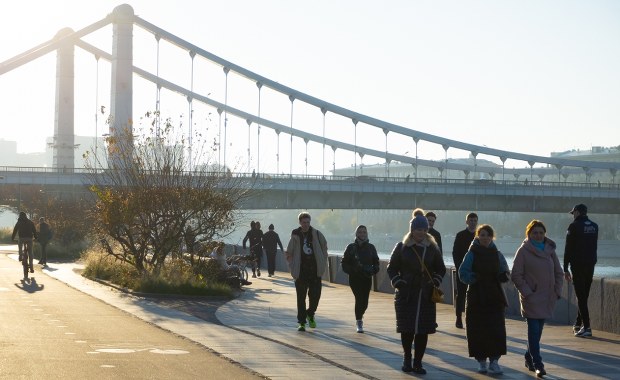 Ciepły i słoneczny listopad. Eksperci: To nie jest dobra wiadomość
