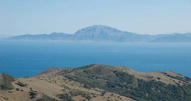 Cieśnina Gibraltarska - tędy najbliżej z Afryki do Hiszpanii /&copy;123RF/PICSEL