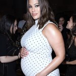 Ciężarna Ashley Graham pokazała się całkowicie nago!