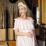 Ciężarna Katy Perry odlicza do premiery płyty "Smile". Jennifer Aniston zostanie matką chrzestną dziecka?
