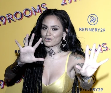 Ciężarna Kehlani walczy z mrozem. Zobacz teledysk "Nunya"