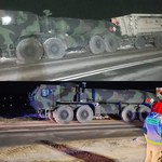 Ciężarówka amerykańskiej armii wjechała do rowu. Pomogli polscy strażacy