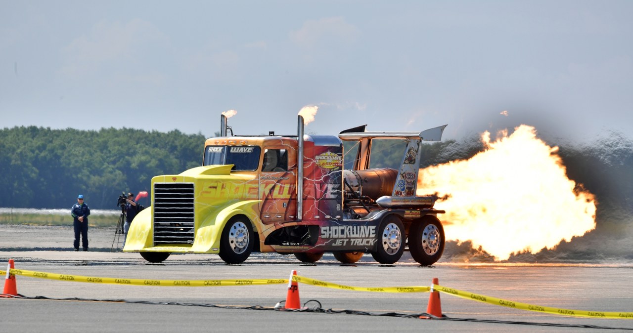Ciężarówka Shockwave w trakcie pokazów /Getty Images