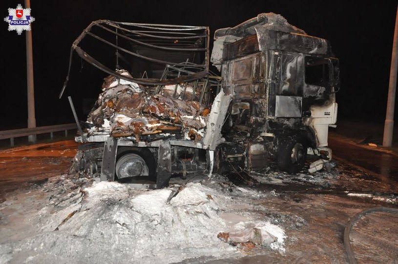 Ciężarówka stanęła w ogniu, ale jej kierowcy nic się nie stało /Informacja prasowa