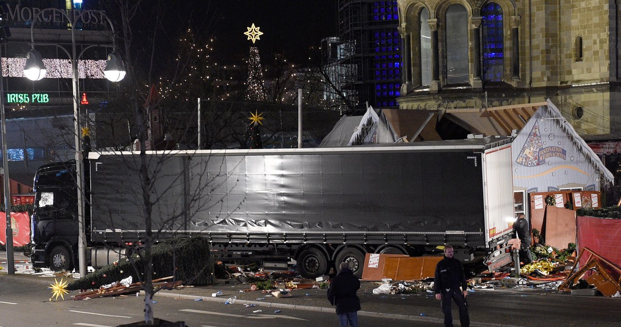 Ciężarówka wjechała w ludzi na kiermaszu w Berlinie - kilkunastu zabitych 