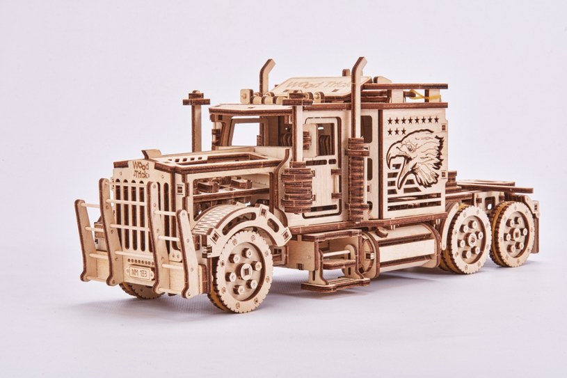 Ciężarówka z drewna, którą musisz zbudować samemu /materiały prasowe