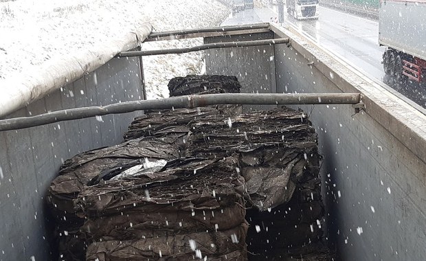 ​Ciężarówka z nielegalnymi odpadami zawrócona do Niemiec