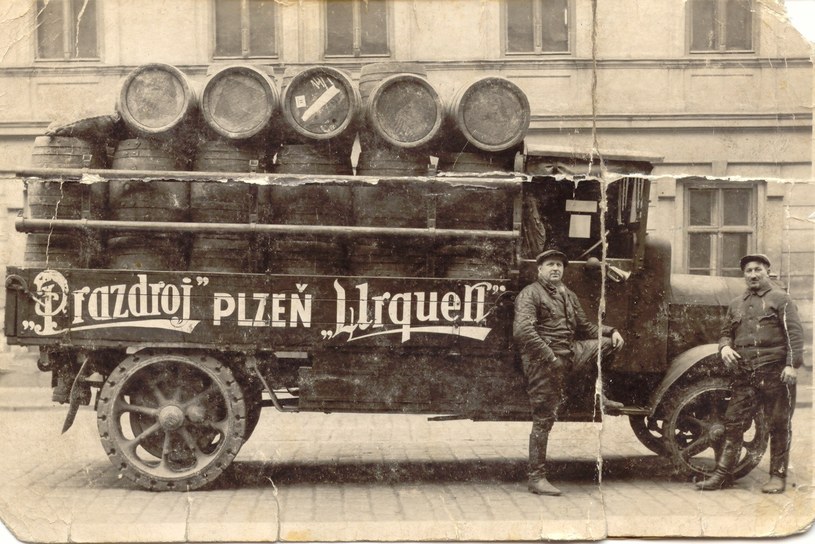 Ciężarówka z początku XX wieku do przewozu piwa Pilsner Urquell /materiały prasowe