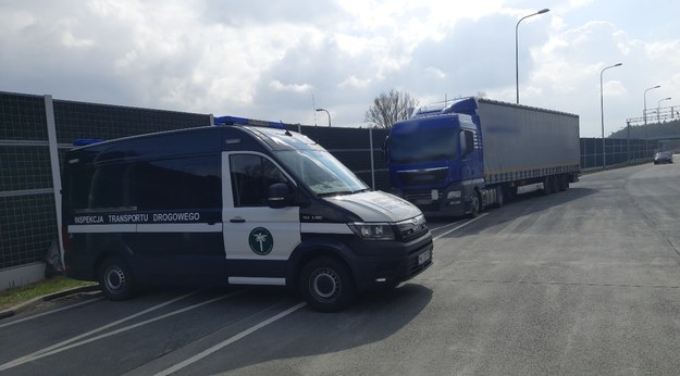 Ciężarówka zatrzymana przez inspektorów ITD /Policja Mazowiecka  /Materiały prasowe