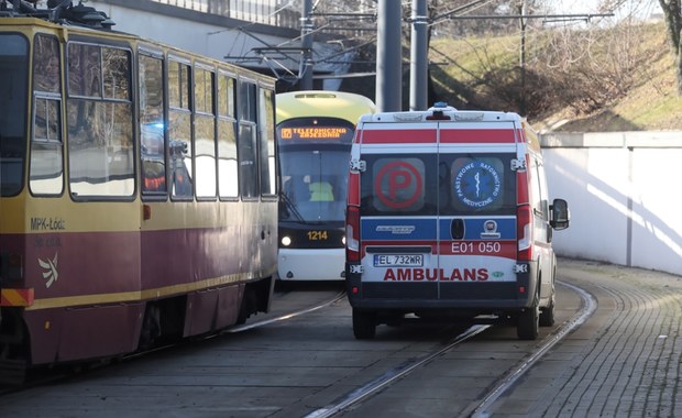 Ciężarówka zderzyła się z tramwajem w Łodzi. Ranne dziecko