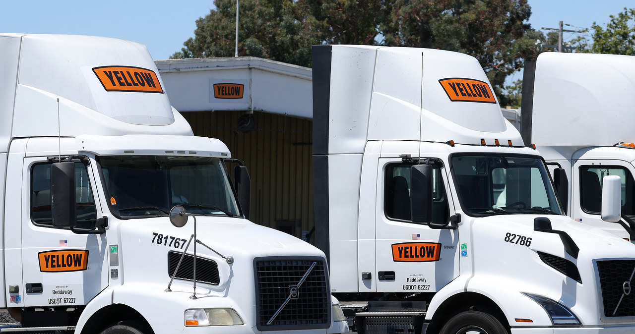 Ciężarówki firmy Yellow Corp. Spółka ogłosiła bankructwo po blisko stu latach działalności /USTIN SULLIVANGETTY IMAGES NORTH AMERICAGetty Images via AFP /AFP