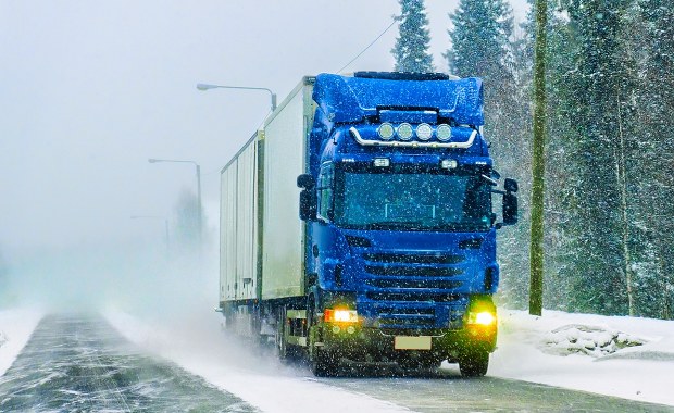 Ciężarówki tędy nie przejadą. Przejście pozostaje zamknięte