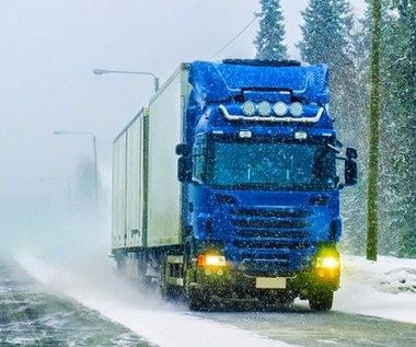 Ciężarówki tędy nie przejadą. Przejście pozostaje zamknięte