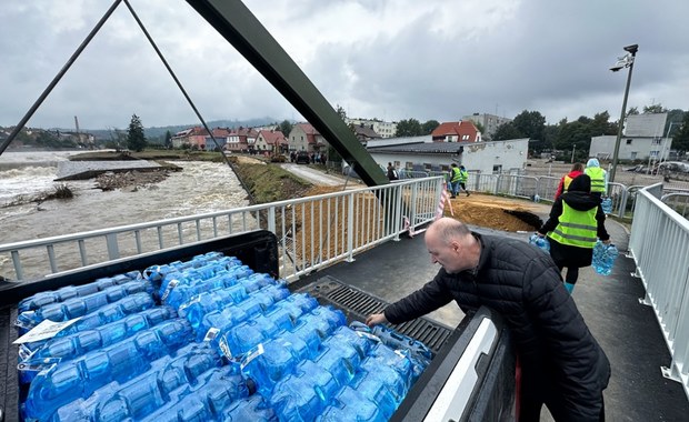 Ciężarówki z pomocą humanitarną będą zwolnione z opłat w systemie e-TOLL