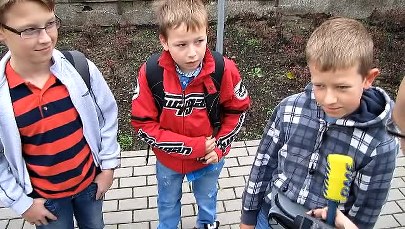 "Ciężka" droga do szkoły. Nasz reporter zważył plecaki uczniów