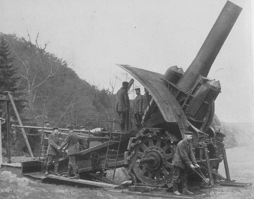 Ciężki moździerz oblężczniczy 42 cm L/12 Kurze Marine Kanone M.14 /Bundesarchiv Bild 183-F0313 /INTERIA.PL/materiały prasowe