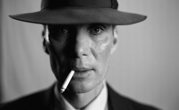 Cillian Murphy jako ojciec bomby atomowej. Pierwsze zdjęcie z filmu "Oppenheimer"