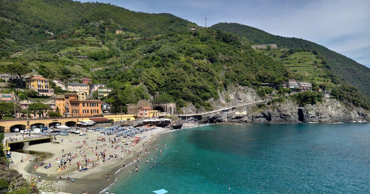 Cinque Terre to malowniczy zakątek Włoch, który warto odwiedzić jesienią. /East News